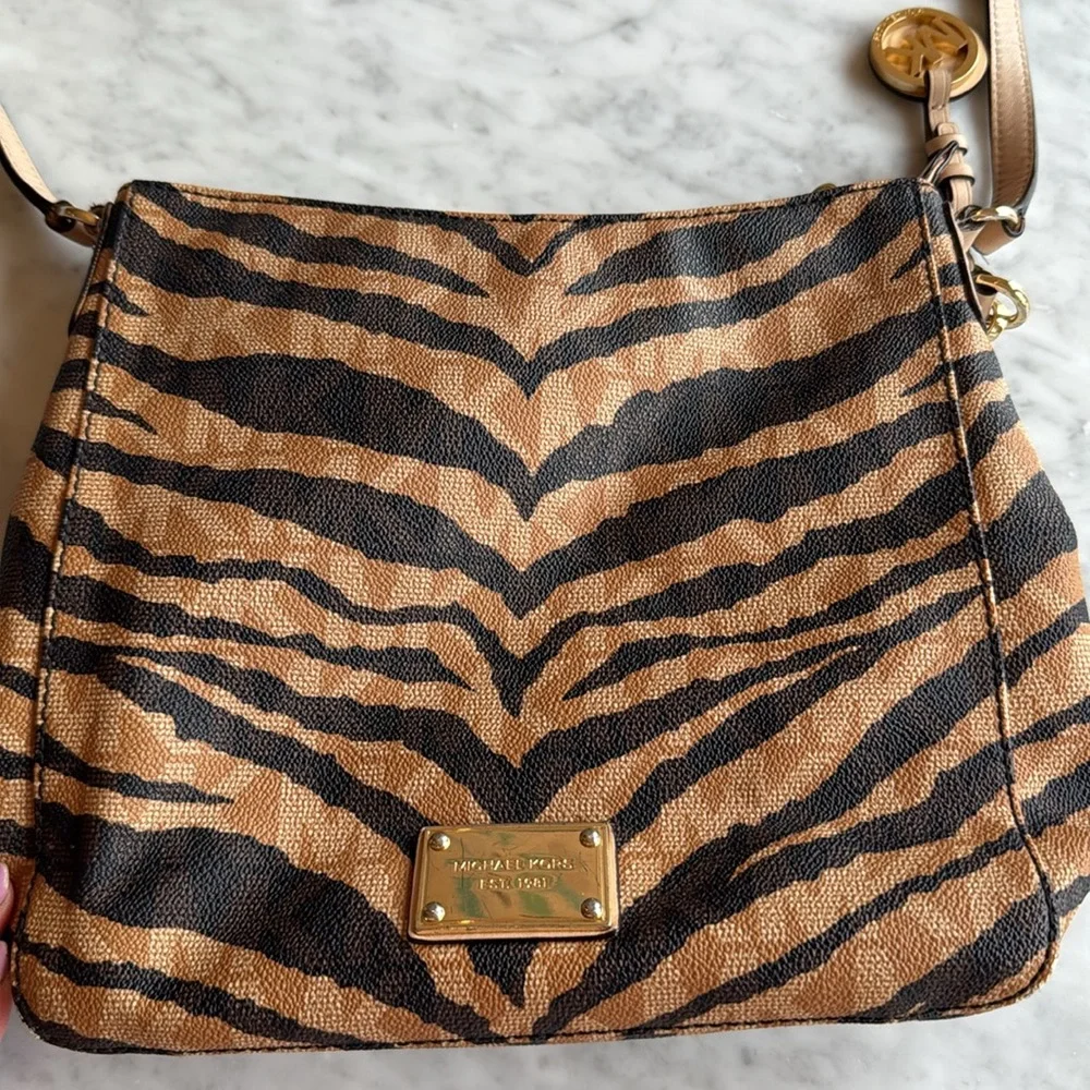 Michael Kors Tiger Print Crossbody - Picture 2 of 10